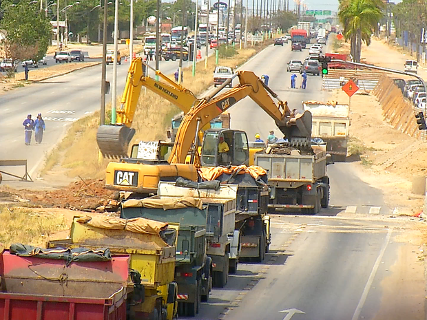 Interdição das vias principais da BR-101 começou neste sábado (19) (Foto: Reprodução/Inter TV Cabugi)