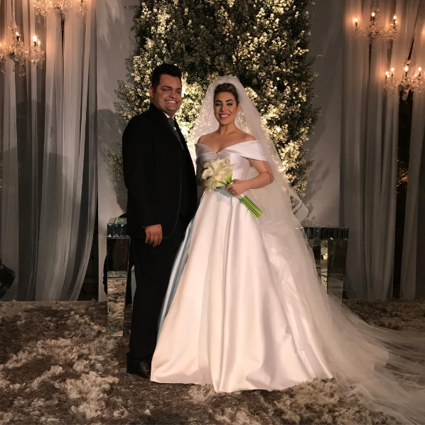 Naiara Azevedo e o noivo  (Foto: Reprodução/Instagram/rafavannucci)