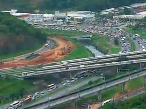 Trânsito sentido Bonocô está travado (Foto: Reprodução/TV Bahia)