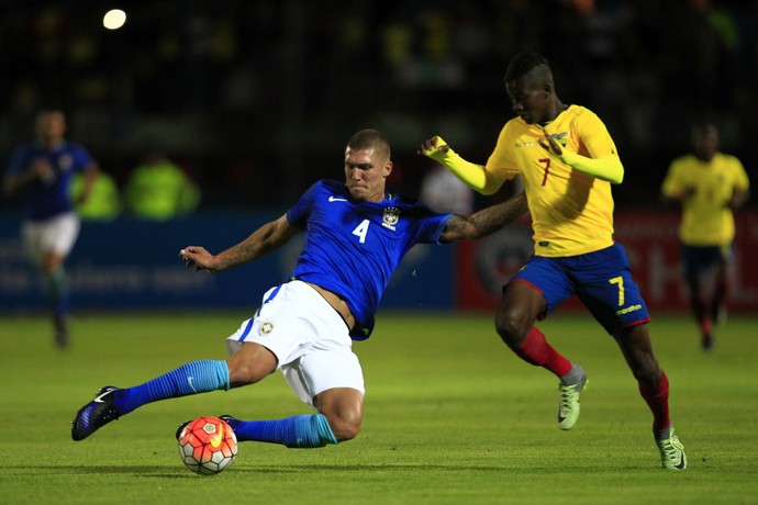 Washington Corozo e Lyanco Seleção sub-20 Brasil x Equador (Foto: EFE) Washington Corozo e Lyanco Seleção sub-20 Brasil x Equador (Foto: EFE)