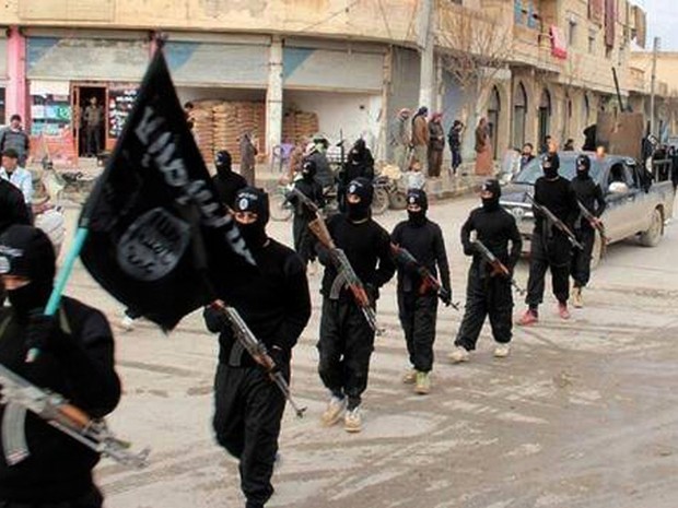 As forças do &#39;Estado Islâmico&#39; tomaram Raqqa em janeiro do ano passado (Foto: AP Photo/Militant Website, File )