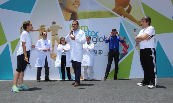 Médicos responderam as perguntas da plateia sobre diversas especialidades. (Foto: Pedro Martins / Verdes Mares)