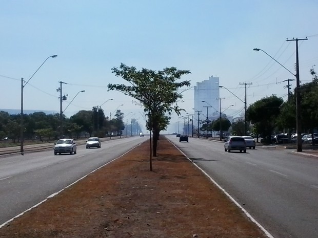 Fumaça causada pelas queimadas aumentam a sensação de calor em Palmas (Foto: Fabrício Soveral/G1)