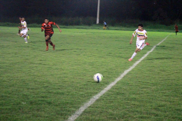 Rivengo foi marcado por intensa disputa com as duas equipes bem equilibradas (Foto: Marco Freitas)