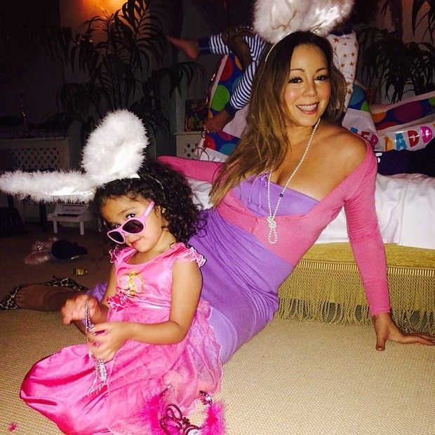 Mariah Carey e filhos com orelhas de coelho (Foto: Instagram / Reprodução)