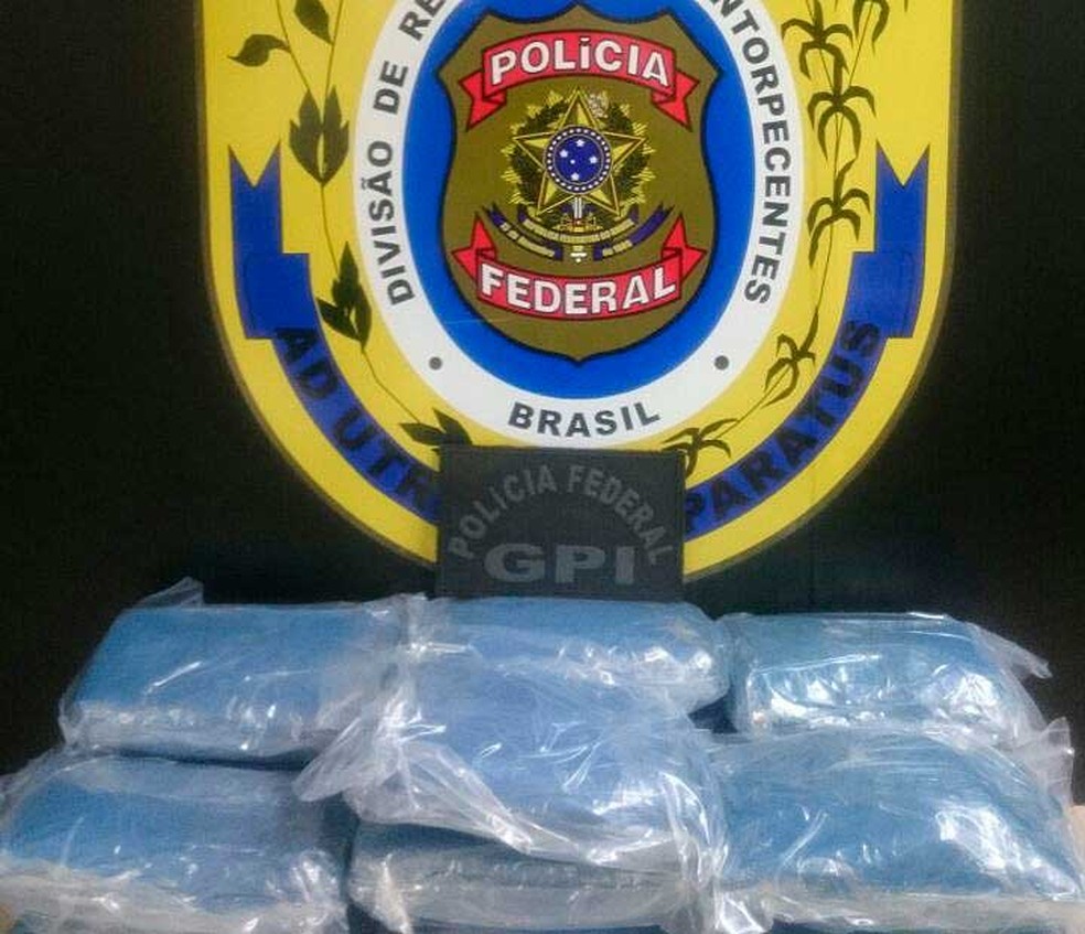 Dois s&atilde;o presos em flagrante no aeroporto de Salvador suspeitas de tr&aacute;fico de drogas (Foto: Divulga&ccedil;&atilde;o/Pol&iacute;cia Federal)