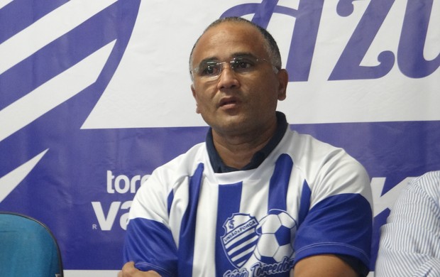 Oliveira Canindé, técnico do CSA (Foto: Paulo Victor Malta/Globoesporte.com)