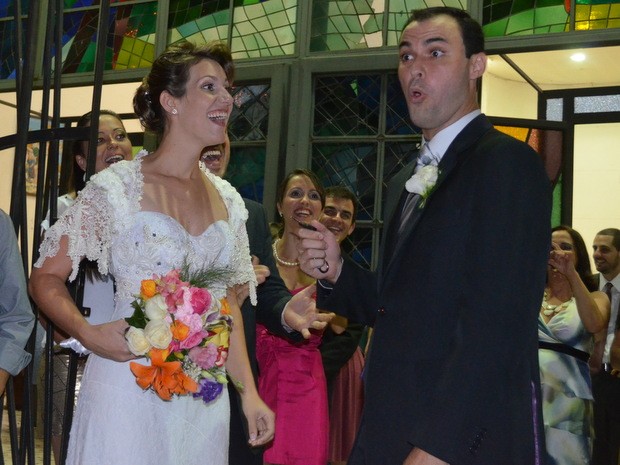 Noiva dá Fusca de presente ao marido no dia do casamento em Piracicaba (Foto: Thomaz Fernandes/G1)