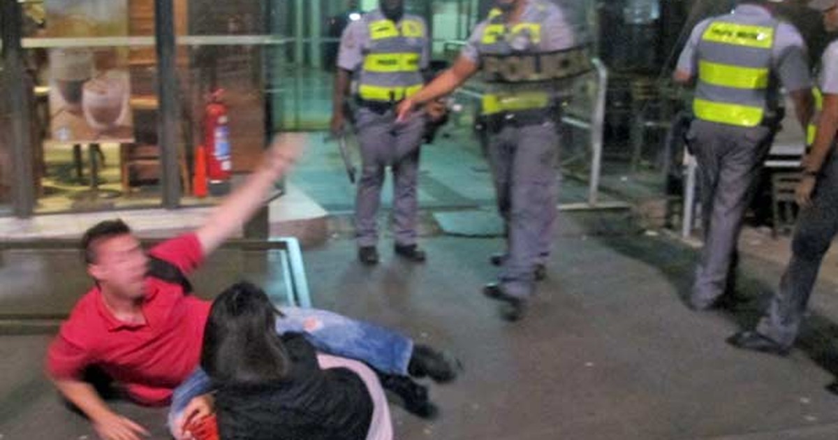 G1 Após Protesto Na Av Paulista Policiais Agridem Jovens Em Bar