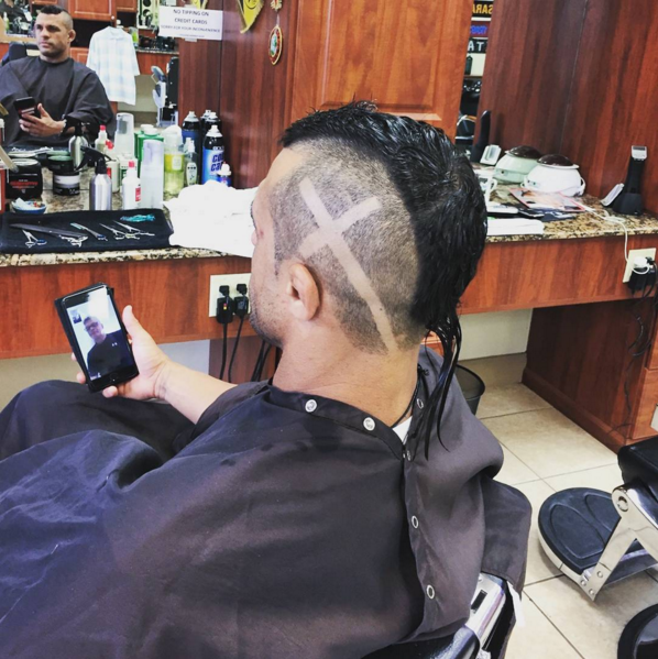 Vitor Belfort Desenha Uma Cruz Na Cabeca Simbolo Da Fe Revista Glamour Celebridades Além dessas variações do corte de cabelo masculino degradê, também é possível incrementar o visual com um topete, um moicano, uma franja ou até. revista glamour globo