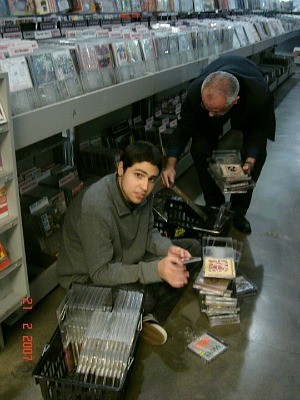 Roberto e o pai compartilham a paixão por música (Foto: Arquivo Pessoal)