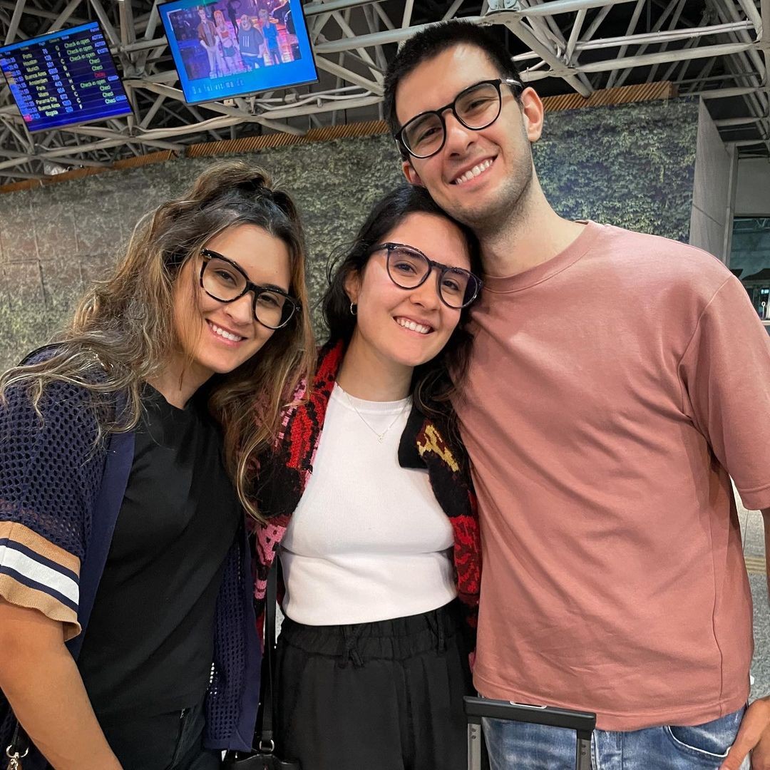 Bia, Laura e Vinicius Bonemer (Foto: Reprodução Instagram)
