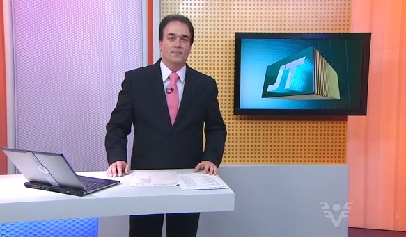 Tony Lamers no Jornal da Tribuna 1ª Edição (Foto: Reprodução/TV Tribuna)