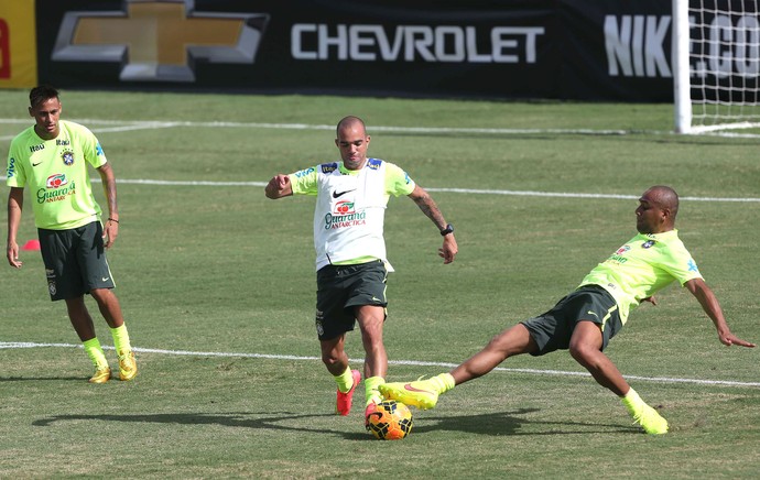 Diego Tardelli, treino Brasil (Foto: Bruno Domingos / Mowa press)