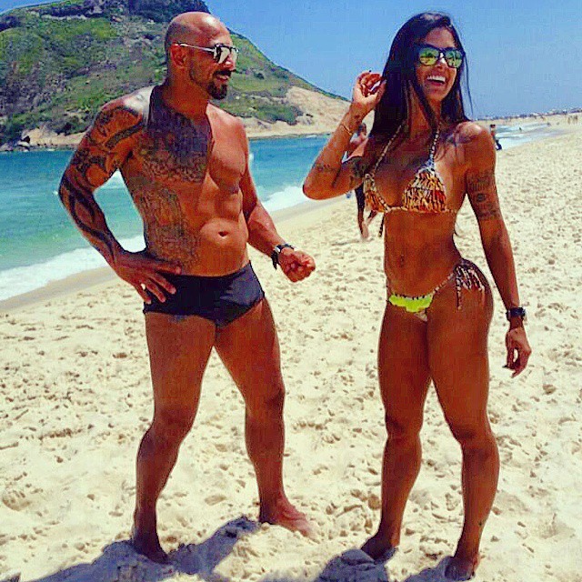 Aline Riscado e o marido (Foto: Instagram)