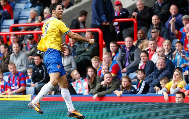 Mikel Arteta comemoração Arsenal contra Crystal Palace (Foto: Reuters)