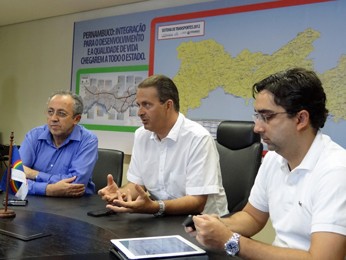 Governador anunciou o fim do racionamento de água no Recife. (Foto: Katherine Coutinho/G1)