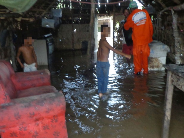 As famílias de Araguanã foram atingidas pelas cheias dos rios Lontra e Araguaia (Foto: Divulgação/Defesa Civil Araguanã)