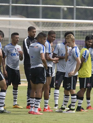 Corinthians começa a usar CT da base e mira conclusão das obras em 2017