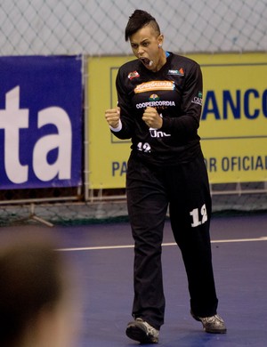 Goleira da seleção, Jéssica Oliveira defende o Concórdia na Liga Nacional (Foto: Cinara Piccolo/Photo&Grafia)