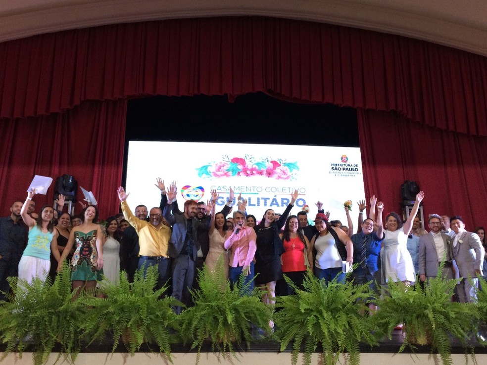 Prefeitura de SP realiza casamento coletivo gay 39 casais São Paulo G1