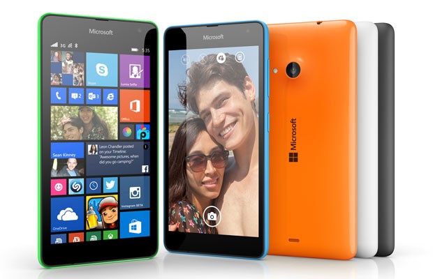 Lumia 535, primeiro smartphone com a marca Lumia depois de a Microsoft aposentar a marca Nokia. (Foto: Divulgação/Microsoft)