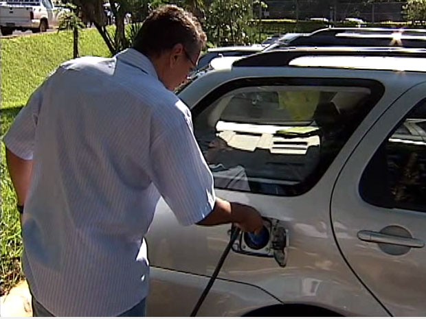 Carro Elétrico Uberlândia Cemig (Foto: Reprodução / TV Integração) Carro Elétrico Uberlândia Cemig (Foto: Reprodução / TV Integração)