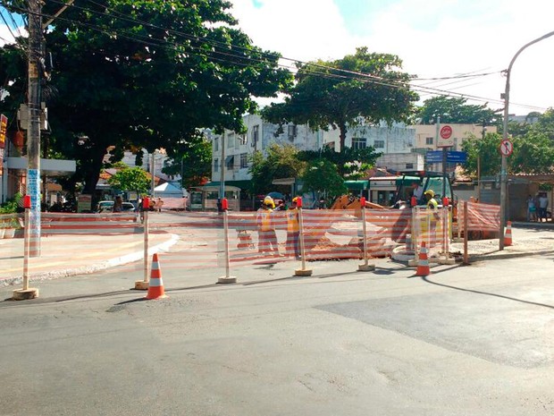 G1 Via Que Dá Acesso à Rua Oswaldo Cruz é Interditada No Rio Vermelho