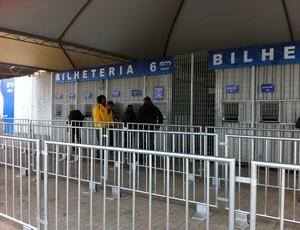 Bilheterias da Arena estão abertas para a retirada de ingressos (Foto: Jessica Mello/GLOBOESPORTE.COM)