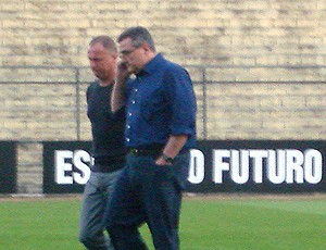 Mano Menezes e Mário Gobbi Corinthians (Foto: Diego Ribeiro / GLOBOESPORTE.COM)