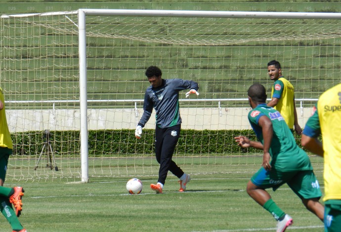 Goleiro Thiago Braga em treino do Uberlândia Esporte Clube UEC (Foto: Lucas Papel)