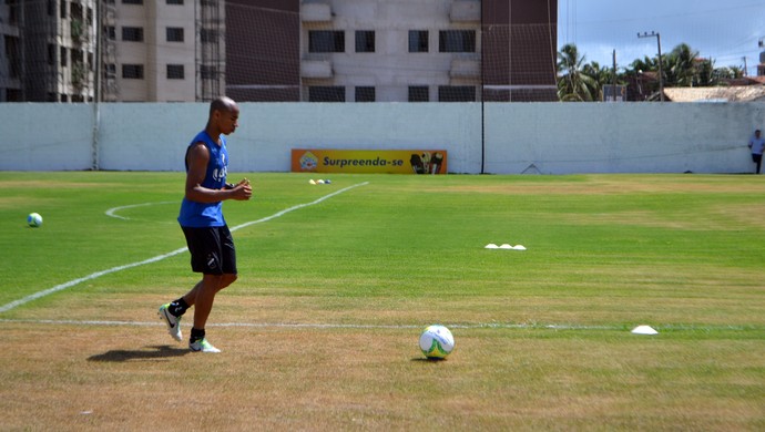 Reginaldo, lateral-direito do ABC (Foto: Jocaff Souza/GloboEsporte.com)
