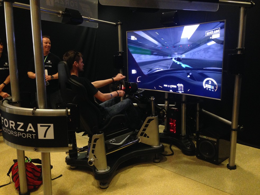 Forza Motorsport 7 teve uma pista em Dubai na demonstração (Foto: Reprodução/Felipe Vinha)