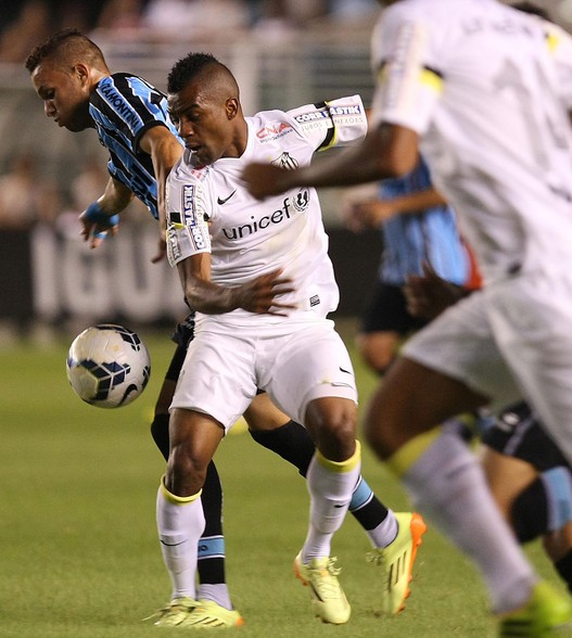 cicinho_futurapress_lucasbaptista.jpg
