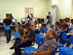 Sala de espera do Centro Público de Apoio ao Trabalhador (CPAT) de Campinas (Foto: Reprodução EPTV)