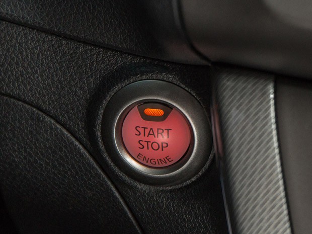 Sistema de partida sem chave, por meio de botão (Foto: Divulgação/Nissan)