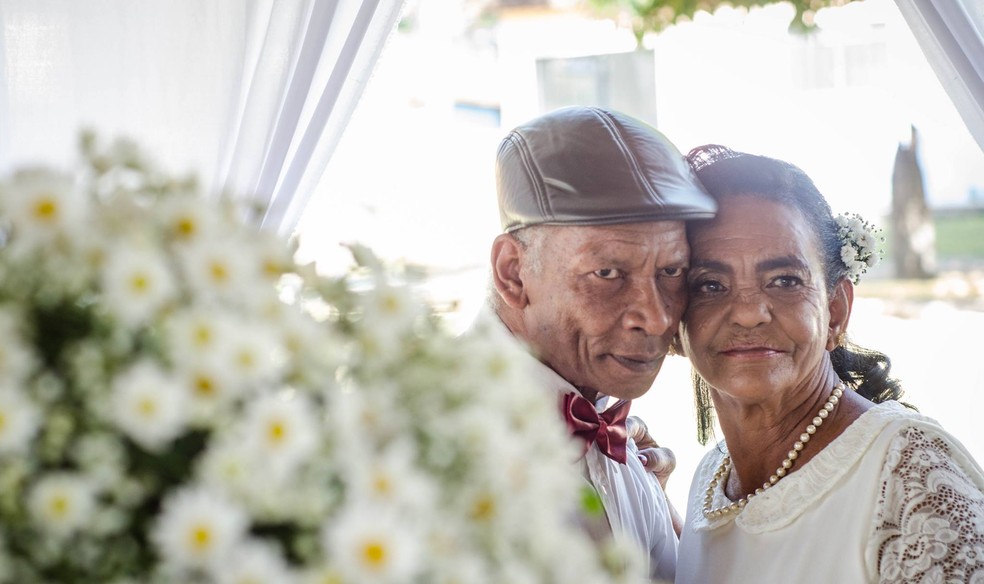 Casal de idosos planeja casamento em asilo de Carmo do Cajuru (Foto: Elisângela Alves/Divulgação)