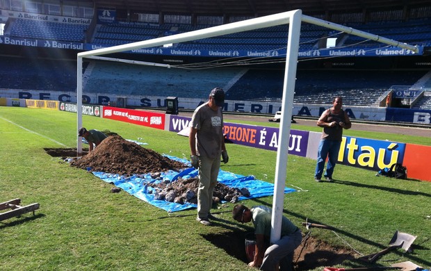 Traves do Olímpico são removidas para a Arena do Grêmio (Foto: Márcio Neves/Divulgação, Grêmio)