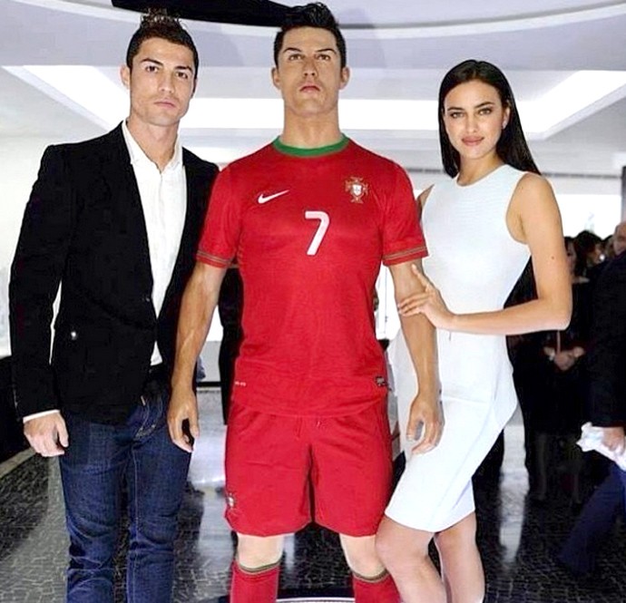 Cristiano Ronaldo com a família inauguração Museu namorada (Foto: Reprodução / Instagran)