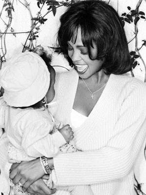Foto no perfil de Whitney Houston no Facebook faz homenagem à filha da cantora, Bobbi Kristina, que morreu neste domingo (26) (Foto: Reprodução/Facebook/Whitney Houston)