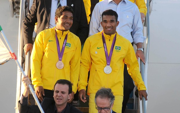 Chegada da Bandeira Olimpica, Olimpiadas, Yamaguchi Falcão e Esquiva Falcão (Foto: André Durão / Globoesporte.com) Chegada da Bandeira Olimpica, Olimpiadas, Yamaguchi Falcão e Esquiva Falcão (Foto: André Durão / Globoesporte.com)