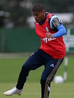 Dorival pede para Santos contratar atacante Leandro, do Palmeiras