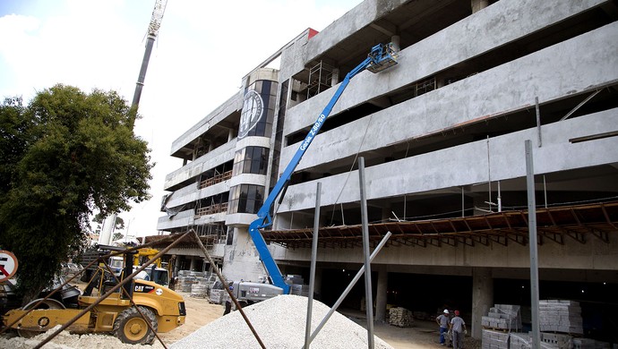 obras estádio Arena da Baixada vistoria Fifa (Foto: EFE)