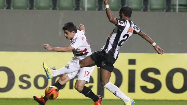 osvaldo são paulo atlético mineiro (Foto: Rubens Chiri/saopaulofc.net)