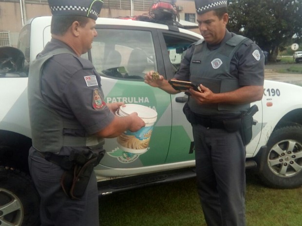Policiais chegaram até os animais após publicação de venda no Facebook (Foto: Divulgação/Polícia Ambiental)