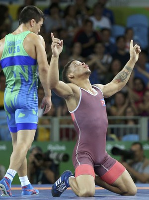 Ismael Borrero ganha medalha de ouro na luta greco-romana (Foto: Toru Hanai/REUTERS)