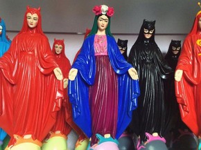 Grupo Critica Imagens De Santos Nas Versoes Batman Bowie E Frida No Df Distrito Federal G1