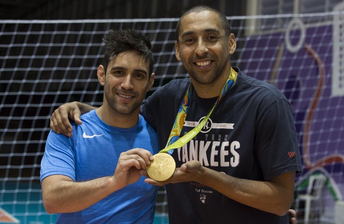 Serginho e Rodrigo Alves de Melo seleção brasileira de vôlei sentado (Foto: Marcio Rodrigues / MPIX / CPB)
