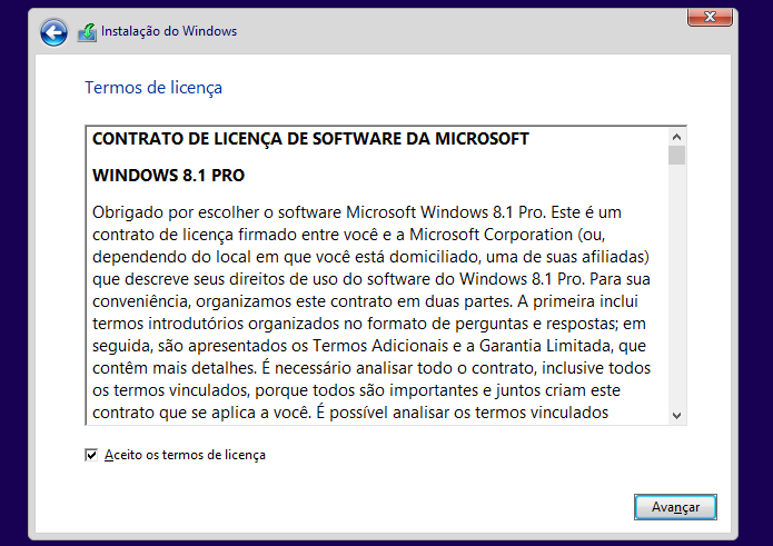 Lendo e concordando como os termos de uso do Windows 8 (Foto: Reprodução/Edivaldo Brito)