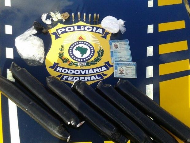 prisão ocorreu com ajuda de informações repassadas pelo serviço de inteligência da Polícia Civil. (Foto: Divulgação/PRF)